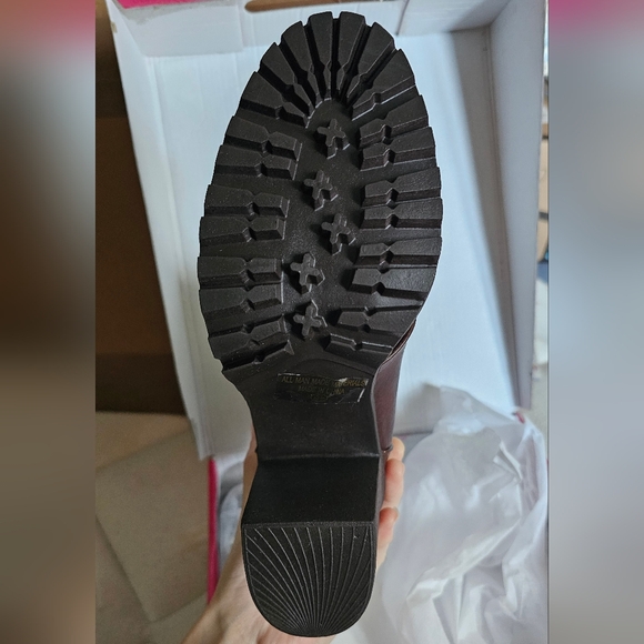 Dream pairs Woman's chunky heel boots size 8.5 - Picture 4 of 6